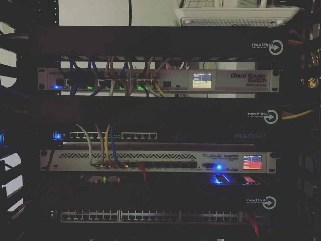internet dedicated vs broadband bisnis